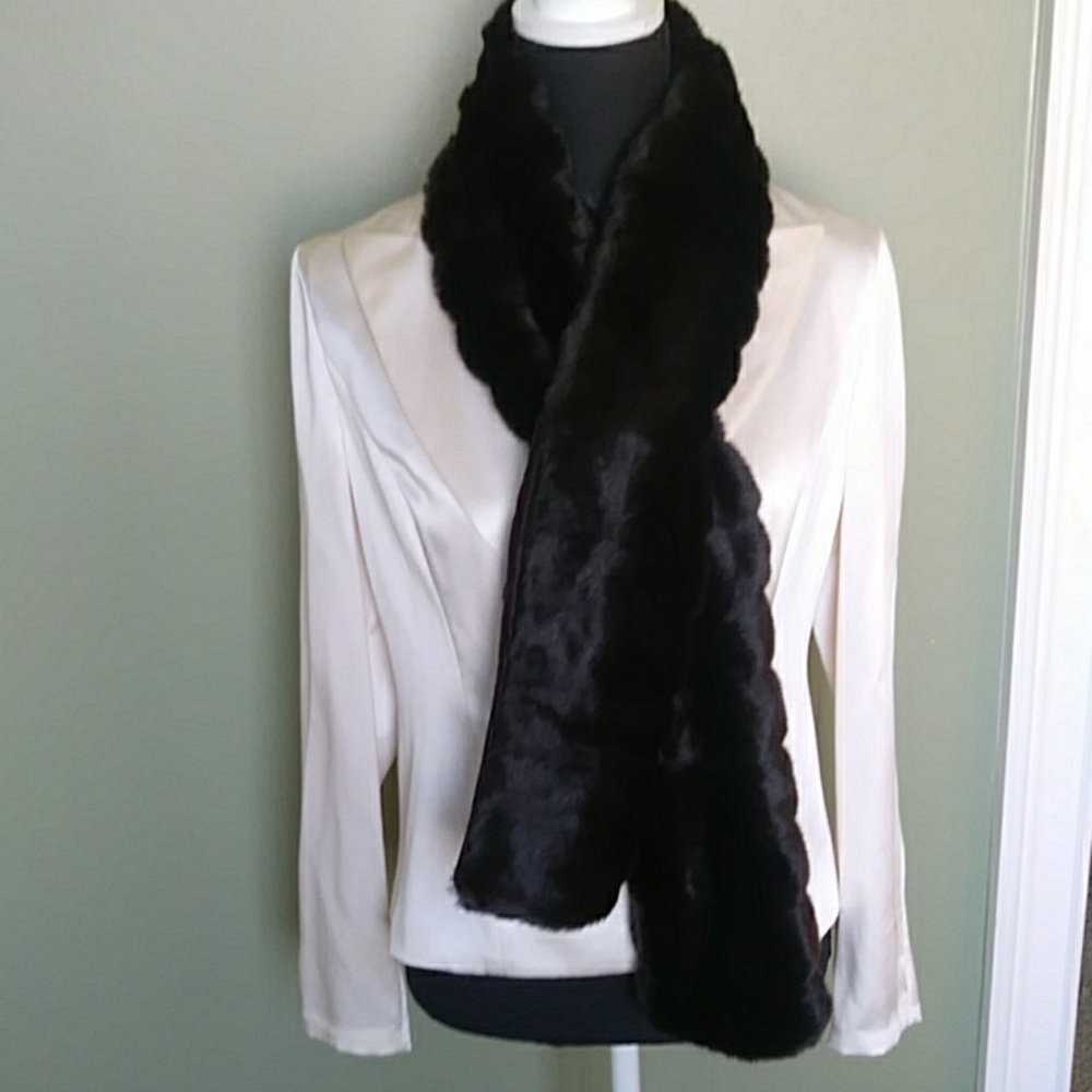 NWOT IMAN FAUX FUR WRAP/SCARF 8" X 56"